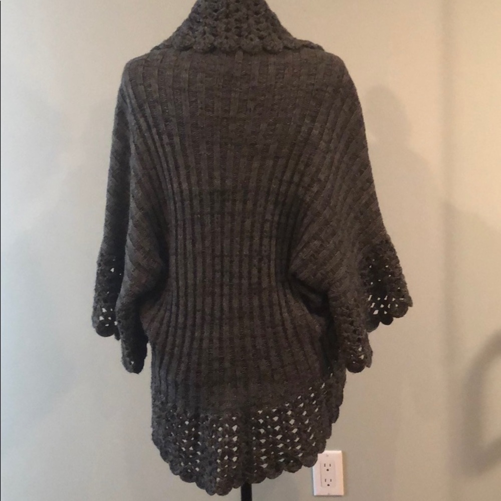 Cardigan - Picture 2 of 6